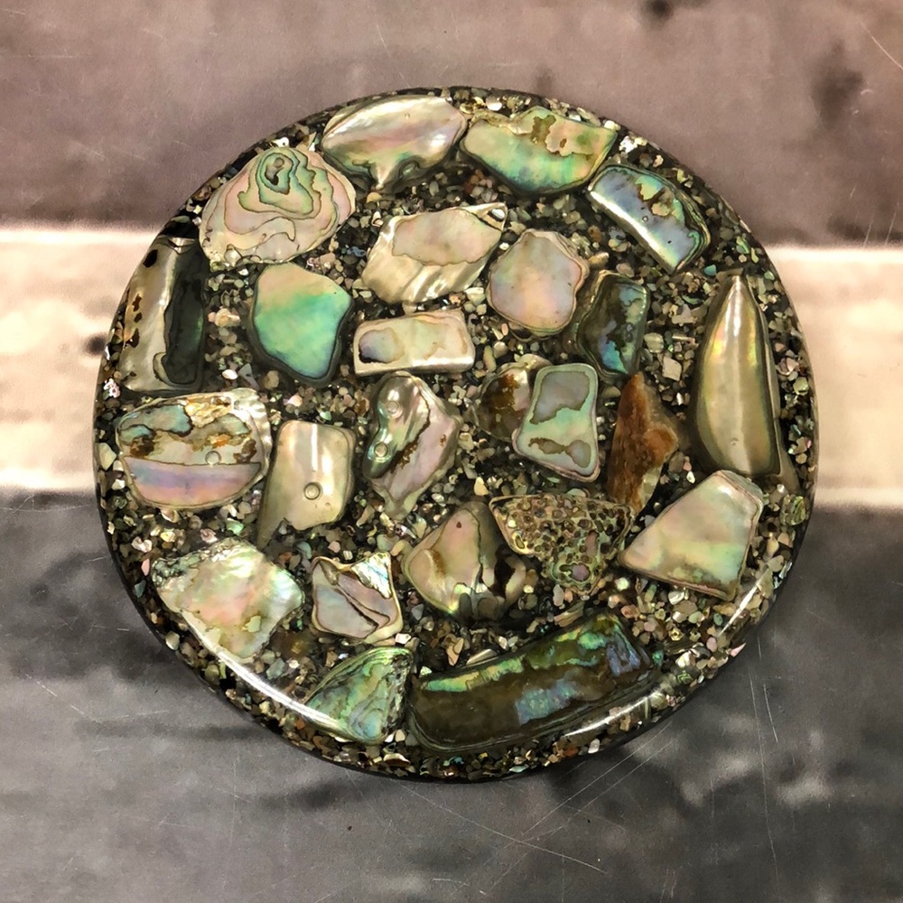 Vtg 5.5” trivet Abalone shells hot plate handmade in California Betty’s Shells